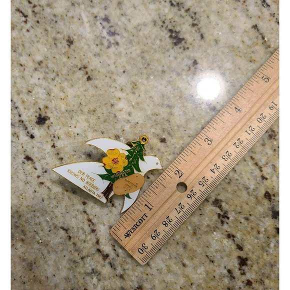 Vintage Lions Club Pin MD19 1981 BC Canada Washington Idaho Atlanta Dove Peace - Picture 10 of 11